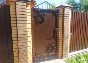 Металлическая калитка