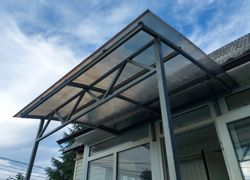 Козырёк из Поликарбоната