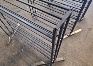 Металлический стеллаж в магазин