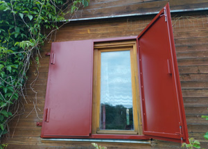 Ставни на окна для дачи