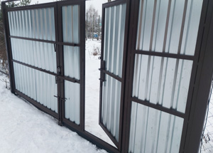 Распашные ворота с калиткой