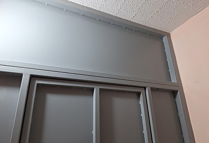 Металлическая дверь в тамбур