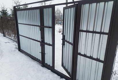 Распашные ворота с калиткой