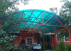 Арочный навес из поликарбоната