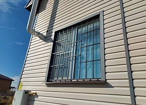 Решётки на окна для частного дома