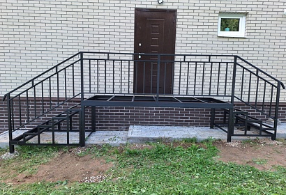 Металлический каркас для входной группы Металлический каркас для входной группы