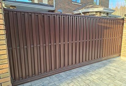 Забор с воротами и калиткой