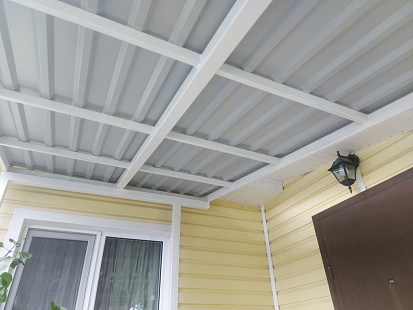 Козырёк над Крыльцом