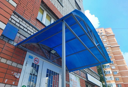 Арочный козырёк из поликарбоната