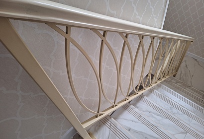 Перила для лестницы из металла в дом Перила для лестницы из металла в дом