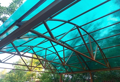Арочный навес из поликарбоната Арочный навес из поликарбоната