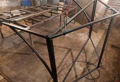 Козырьки с покрытием из профнастила