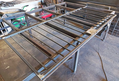 Сварная решётка и решётчатые двери Сварная решётка и решётчатые двери