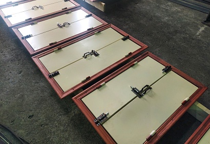 Ставни с деревянными наличниками