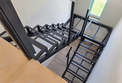 Сборная сварная металлическая лестница Сборная сварная металлическая лестница