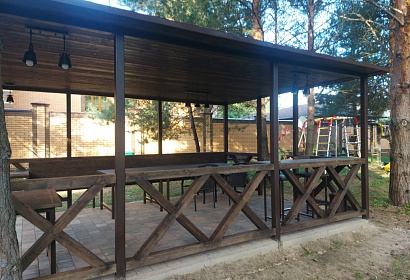 Беседка с покрытием из гибкой черепицы