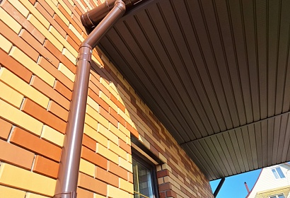 Навес с вальмовой кровлей Навес с вальмовой кровлей