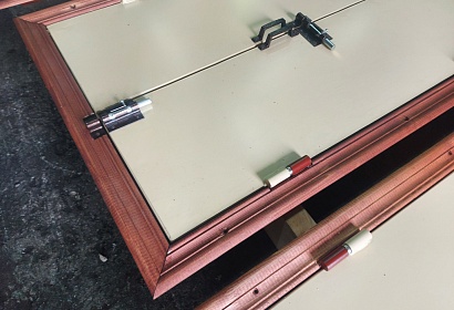 Ставни с деревянными наличниками