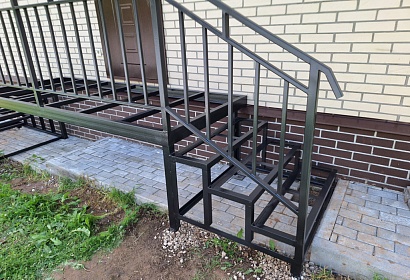 Металлический каркас для входной группы