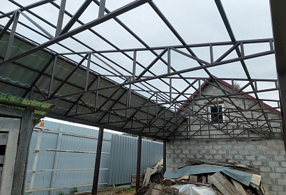 Двухскатный навес c ассиметричной крышей