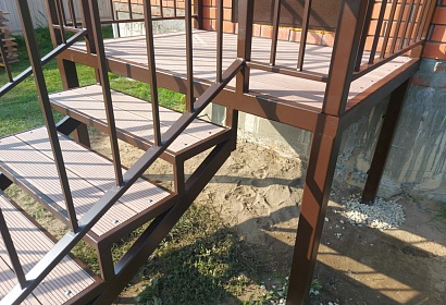 Входная группа для частного дома с ДПК