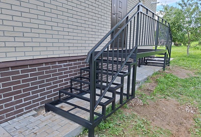 Металлический каркас для входной группы Металлический каркас для входной группы