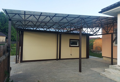 Односкатный навес из поликарбоната