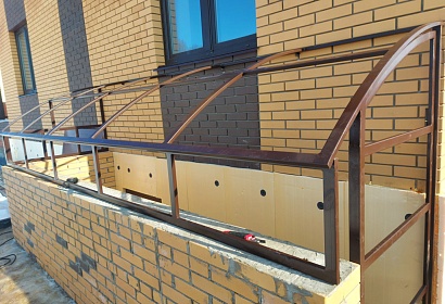 Навес над подвалом из поликарбоната Навес над подвалом из поликарбоната