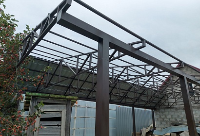 Двухскатный навес c ассиметричной крышей