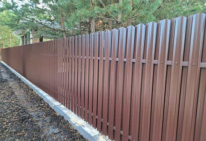 Забор с воротами и калиткой