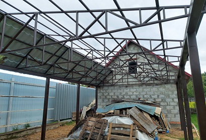 Двухскатный навес c ассиметричной крышей