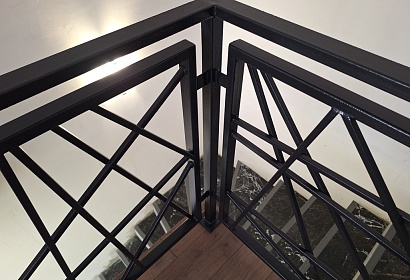 Перила для лестницы на второй этаж Перила для лестницы на второй этаж
