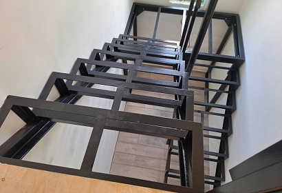 Сборная сварная металлическая лестница Сборная сварная металлическая лестница