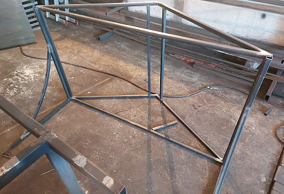 Козырьки с покрытием из профнастила