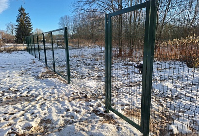 Металлический забор из 3D сетки