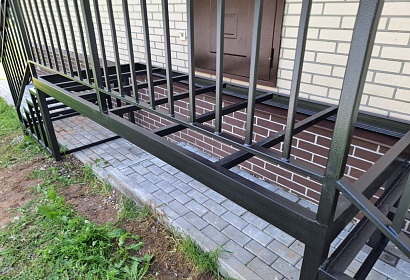 Металлический каркас для входной группы Металлический каркас для входной группы