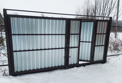 Распашные ворота с калиткой