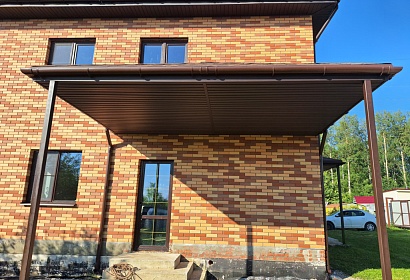 Навес с вальмовой кровлей Навес с вальмовой кровлей