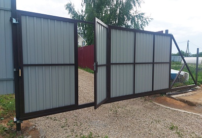 Откатные ворота с калиткой Откатные ворота с калиткой