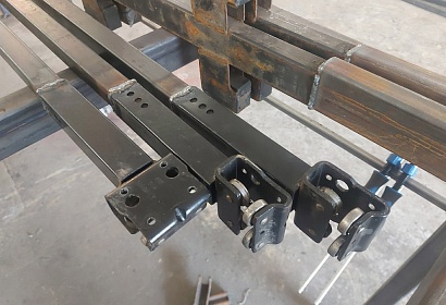 Грузовая платформа под тент со сдвижной крышей Грузовая платформа под тент со сдвижной крышей