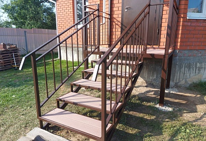 Входная группа для частного дома с ДПК