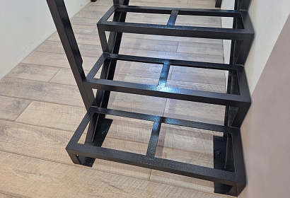 Сборная сварная металлическая лестница Сборная сварная металлическая лестница