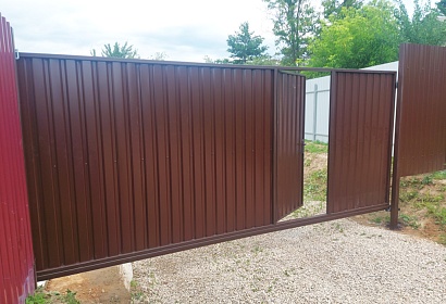 Откатные ворота с калиткой Откатные ворота с калиткой