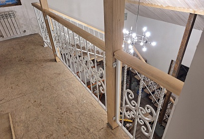 Сварные перила из металла с декором Сварные перила из металла с декором