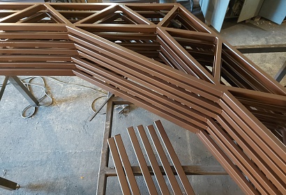 Двухскатный навес с гибкой черепицей