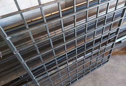 Сварная решётка и решётчатые двери Сварная решётка и решётчатые двери