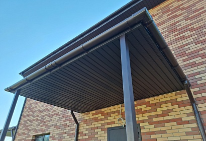 Навес с вальмовой кровлей Навес с вальмовой кровлей