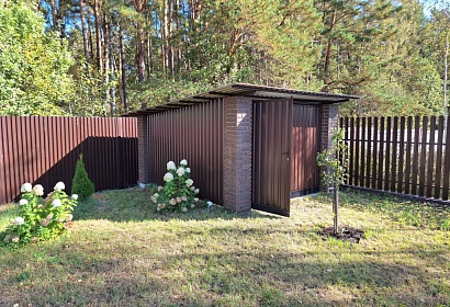 Бытовка с обшивкой профлистом Бытовка с обшивкой профлистом