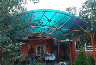 Арочный навес из поликарбоната